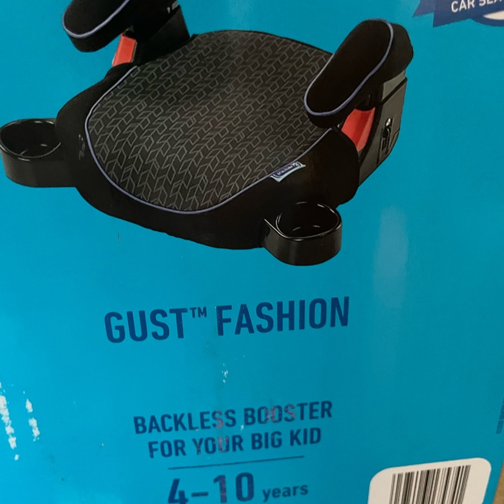 GUST Fashion Black Backless Booster Seat